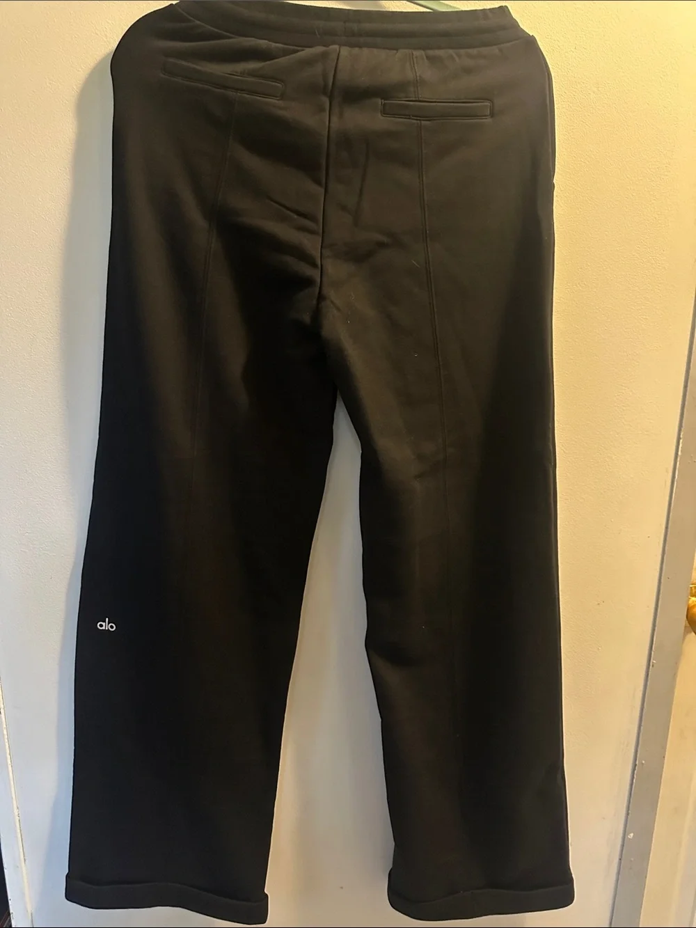 ALO Yoga Men’s Black Straight-Leg Joggers